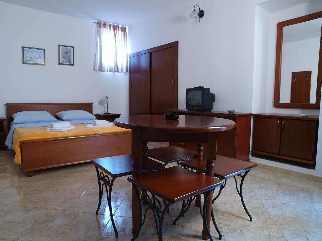 Apartments Obala Dragovic Petrovac Room photo