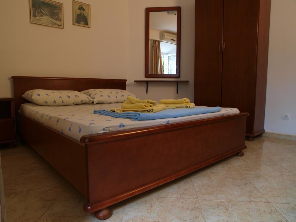 Apartments Obala Dragovic Petrovac Room photo